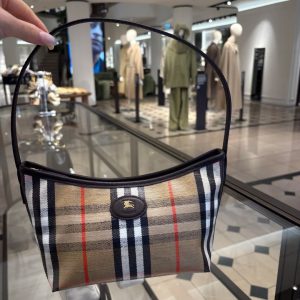 Bolso Burberry de Alta Gama Réplica 1:1 con Calidad Espejo 1157252910 - front view